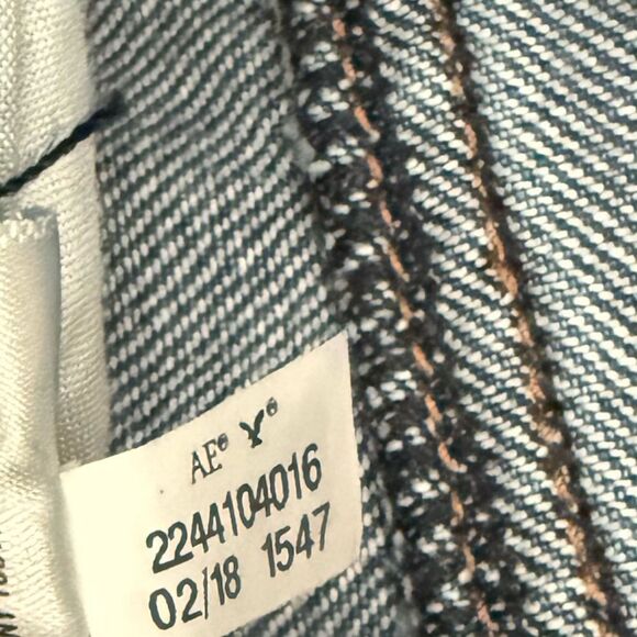 American Eagle Outfitters Hi-Rise Girlfriend Blue Distressed Jeans - Picture 9 of 10